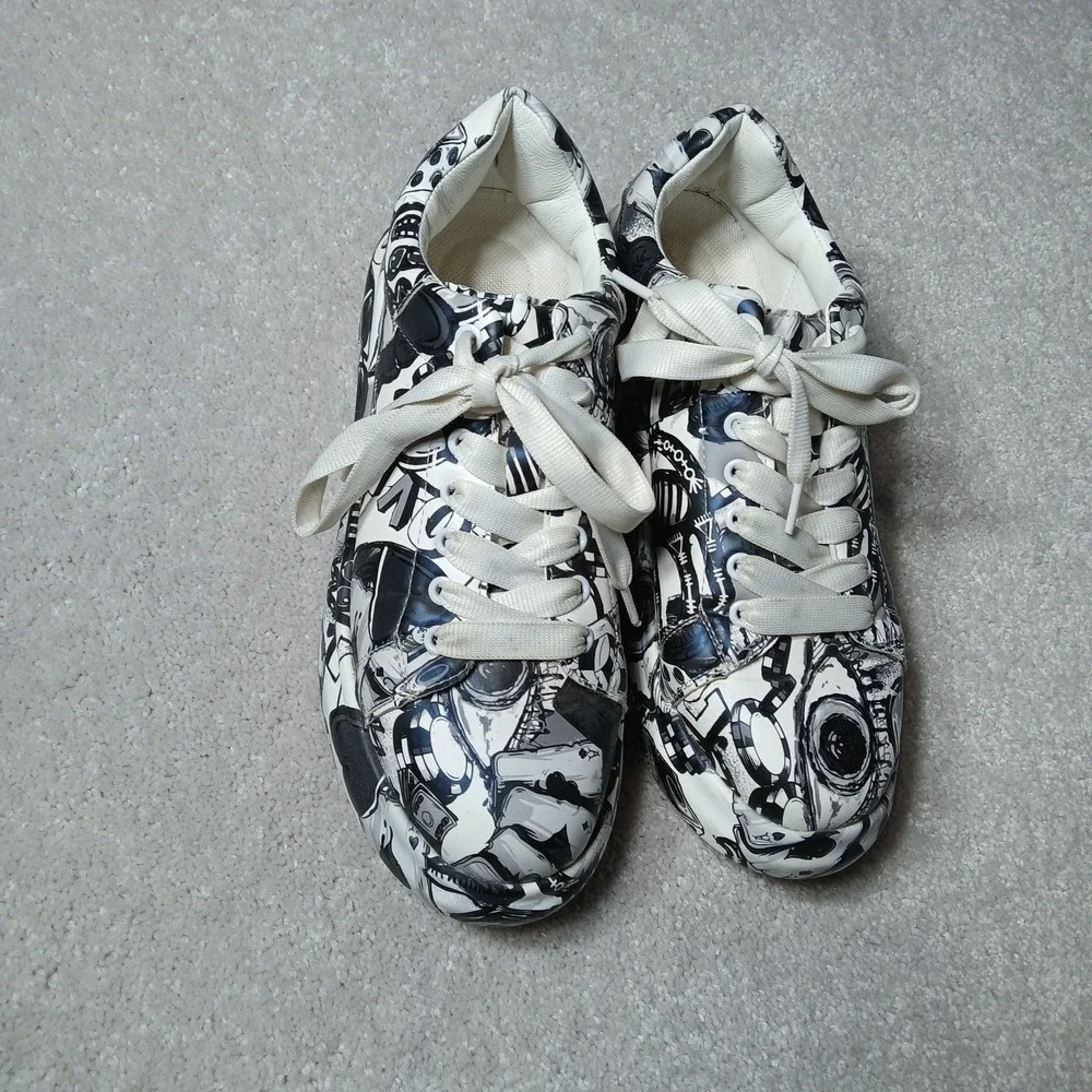 Funky Sneaker Graphics Women's 8.5 Black White Gray Love Card Heart LaceUp